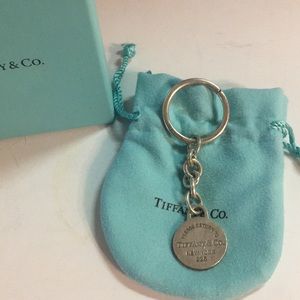 Return to Tiffany key ring.